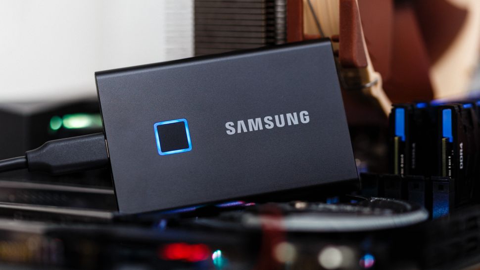 Samsung T7 Touch Taşınabilir SSD İnceleme: Şık, Güvenli Cepte Depolama